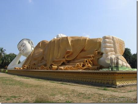 статуя Лежащего Будды